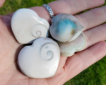 Load image into Gallery viewer, Shiva Shell Heart