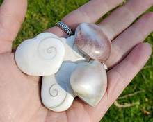 Load image into Gallery viewer, Shiva Shell Heart