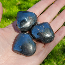 Load image into Gallery viewer, Hematite gemstone heart