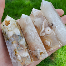 Load image into Gallery viewer, Flower Agate Point