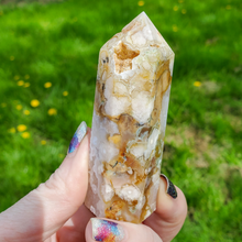 Load image into Gallery viewer, Flower Agate Point
