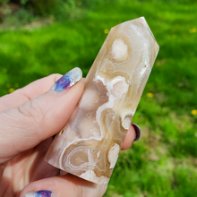 Load image into Gallery viewer, Flower Agate Point