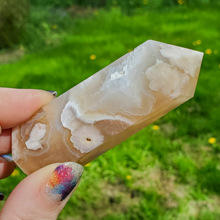 Load image into Gallery viewer, Flower Agate Point