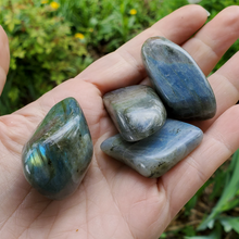 Load image into Gallery viewer, Tumbled labradorite crystals