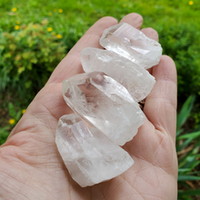 Load image into Gallery viewer, Grade c clear quartz crystal points
