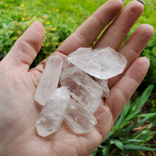 Load image into Gallery viewer, Grade c clear quartz crystal points
