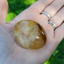 Load image into Gallery viewer, Golden healer quartz palm stones