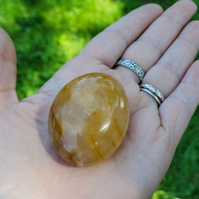Load image into Gallery viewer, Golden healer quartz palm stones