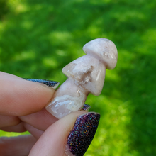 Load image into Gallery viewer, Carved flower agate mushroom