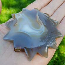 Load image into Gallery viewer, Druzy Agate geode sun carving
