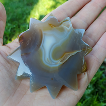 Load image into Gallery viewer, Druzy Agate geode sun carving