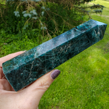 Load image into Gallery viewer, Large green apatite tower