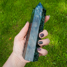 Load image into Gallery viewer, Large green apatite tower