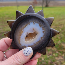 Load image into Gallery viewer, Druzy Agate Geode Sun Carving