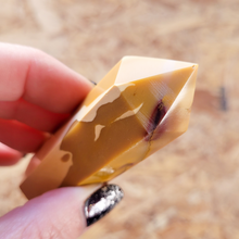 Load image into Gallery viewer, Mookaite Jasper Point - 3.5 inch