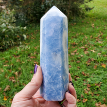 Load image into Gallery viewer, Large Celestite Tower - Celestite Point