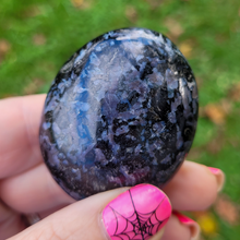 Load image into Gallery viewer, Indigo gabbro palm stone