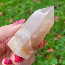 Load image into Gallery viewer, Flower agate tower