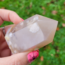 Load image into Gallery viewer, Flower agate crystal point