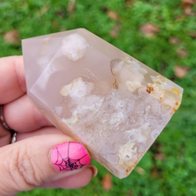 Load image into Gallery viewer, Flower agate gemstone tower