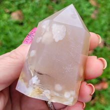 Load image into Gallery viewer, Carved flower agate stone point