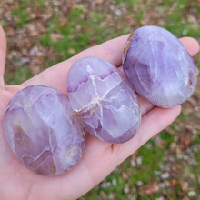 Load image into Gallery viewer, Amethyst Palm Stones