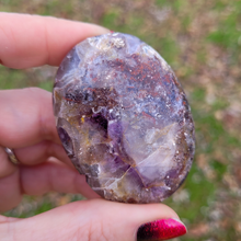 Load image into Gallery viewer, Amethyst Palm Stones