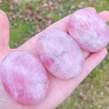 Load image into Gallery viewer, Rose quartz palm stones