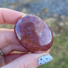 Load image into Gallery viewer, Ocean jasper palm stones