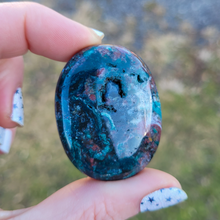 Load image into Gallery viewer, Ocean jasper palm stones