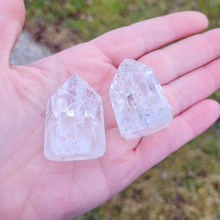 Load image into Gallery viewer, Cracked Clear Quartz Crystal Points