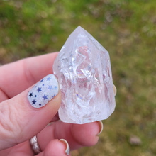 Load image into Gallery viewer, Cracked Clear Quartz Crystal Points