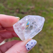 Load image into Gallery viewer, Crackled clear quartz points