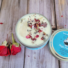 Load image into Gallery viewer, Soy wax candle with crystals