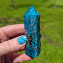 Load image into Gallery viewer, Blue Apatite Point - Apatite Tower