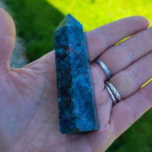 Load image into Gallery viewer, Blue Apatite Point - Apatite Tower