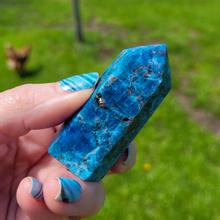 Load image into Gallery viewer, Blue Apatite Point - Apatite Tower