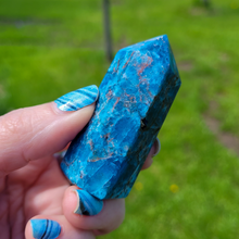 Load image into Gallery viewer, Blue Apatite Point - Apatite Tower