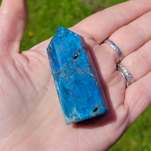 Load image into Gallery viewer, Blue Apatite Point - Apatite Tower