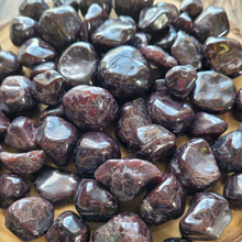Load image into Gallery viewer, Garnet Tumbled Gemstones