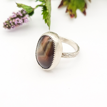 Load image into Gallery viewer, Banded agate sterling silver ring size 7.5