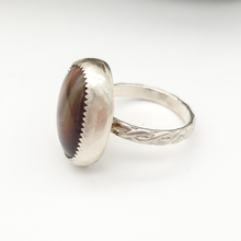 Load image into Gallery viewer, Agate and sterling silver ring size 7.5