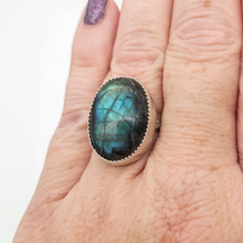 Load image into Gallery viewer, Sterling silver and Labradorite gemstone ring