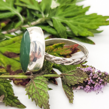 Load image into Gallery viewer, Green aventurine gemstone ring