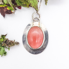 Load image into Gallery viewer, Peach Moonstone and Sterling Silver Pendant Necklace