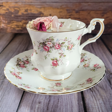 Load image into Gallery viewer, Vintage Tea Cup Candle (Love Spell)