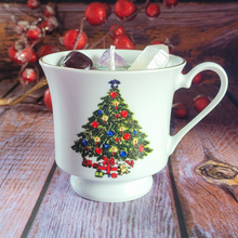 Load image into Gallery viewer, Vintage Holiday Tea Cup Candle (Cozy Cabin)