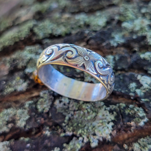 Load image into Gallery viewer, Floral and Vine Sterling Silver Ring