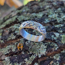 Load image into Gallery viewer, Floral and Vine Sterling Silver Ring