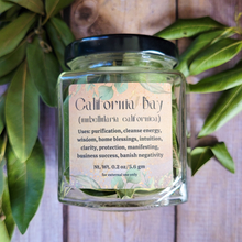 Load image into Gallery viewer, Dried California Bay Laurel leaves